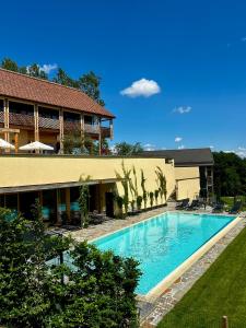Bazén v ubytování Fräulein Leni Hotel nebo v jeho okolí