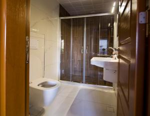 Ein Badezimmer in der Unterkunft Adrasan Kayaköy Villaları