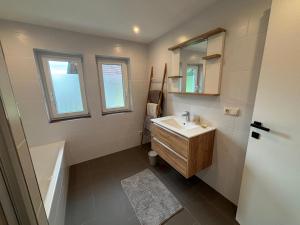 Kúpeľňa v ubytovaní Ferienwohnung Langfeld