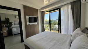 Fotografie z fotogalerie ubytování Naiharn Sea Condominium v destinaci Rawai pláž