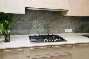 Casa Abi Mestre火车站宁静便捷整套公寓的厨房或小厨房