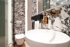 Ein Badezimmer in der Unterkunft Luxury Rooms - FOR GIFT