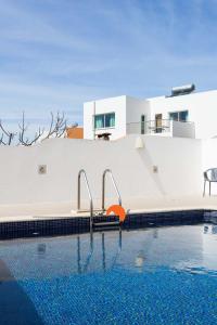 Πισίνα στο ή κοντά στο #134 Vila Dias 2 by Home Holidays