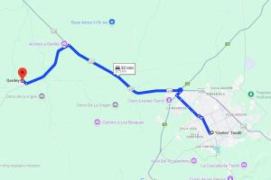 una mappa di una strada con linea blu di Casa Quinta Gardey a Gardey