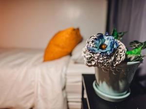 Letto o letti in una camera di 2BR Penthouse with Wide Balcony and 7ft Billiards The Polaris Penthouse at Azure North
