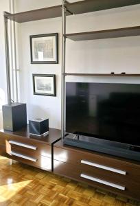 TV a/nebo společenská místnost v ubytování Apartment 10