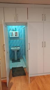 Et badeværelse på Makhanda B&B