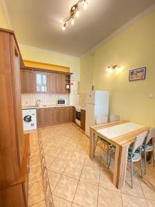 Η κουζίνα ή μικρή κουζίνα στο Chocolate in the hearth of Budapest