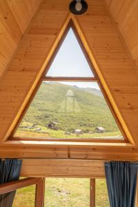 Uma vista geral da montanha ou uma vista da montanha a partir da casa de férias