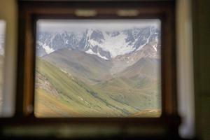 Uma vista geral da montanha ou uma vista da montanha a partir da casa de férias
