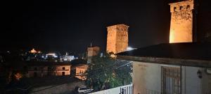 Foto dalla galleria di Guesthouse Robi a Mestia