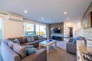 Televisyen dan/atau pusat hiburan di Bella Seven- Stay Waiheke