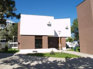 Budova, kde se vila nachází