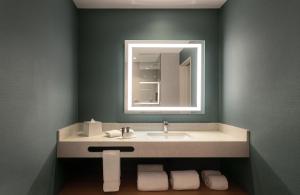 A bathroom at Fairfield by Marriott Lima Miraflores