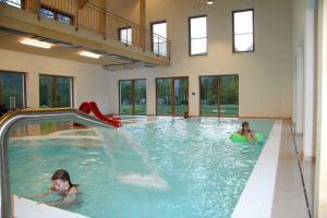 Bazén v ubytovaní Holiday Homes Obertraun - Oberösterreich 86 alebo v jeho blízkosti