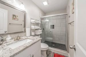 Ένα μπάνιο στο Walk to AT&T stadium, KING BED! Close 2 Everything +9 φωτογραφίες