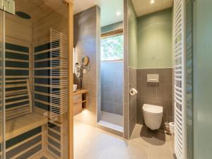 Koupelna v ubytování Wellness Escape with Sauna