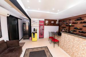 Η κουζίνα ή μικρή κουζίνα στο Hotel Rolim