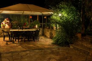 Un patio sau altă zonă în aer liber la Agriturismo Pontignanello