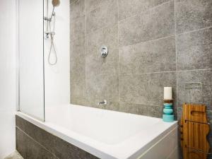 ゴールドコーストにあるElanora 3 bedroom apartmentのギャラリーの写真