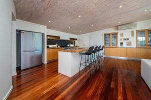 Una cocina o zona de cocina en Cedar Views in McCrae