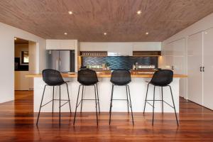 Una cocina o zona de cocina en Cedar Views in McCrae
