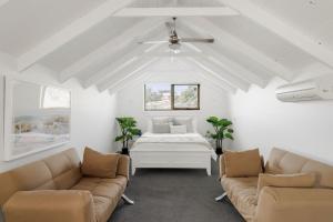 Зона вітальні в Sunset Cove Hideaway