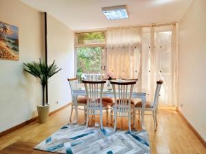 Гостиная зона в Garden City Apartment in Downtown Cairo
