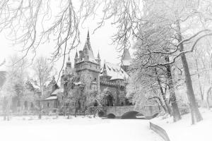 ABT Apartments Karoly during the winter