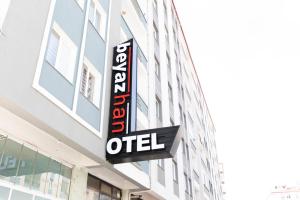 Et logo, certifikat, skilt eller en pris der bliver vist frem på Beyazhan Otel