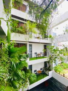 Сад в John Boutique Villa