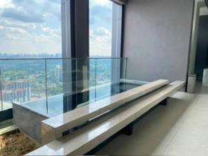 Balkón nebo terasa v ubytování Studio with Amazing KLCC View & Infinity Pool at Lalaport Bukit Bintang