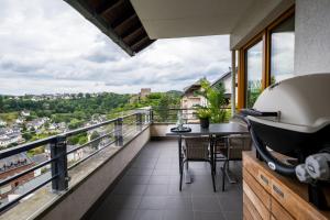Balkón nebo terasa v ubytování Wohnung mit Panoramablick Nähe Nürburgring