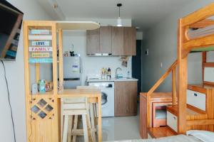 Nhà bếp/bếp nhỏ tại Saekyung Condo near Airport with Seaview & Tourist Spot