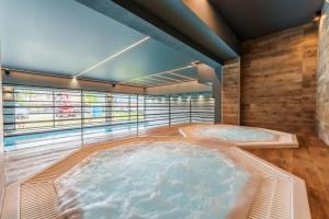 Zdjęcie z galerii obiektu Akces APARTAMENTY KASPROWICZA 20C- BASEN, SAUNY, JACUZZI, SIŁOWNIA W CENIE - SCHWIMMBAD, SAUNEN, JACUZZI, FITNESSSTUDIO IM PREIS w Kołobrzegu