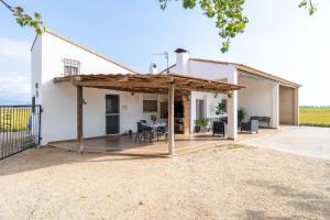 デルテブレにあるCaseta Montanyanaの家の前の甲板