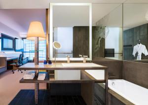 Un baño de W Hong Kong