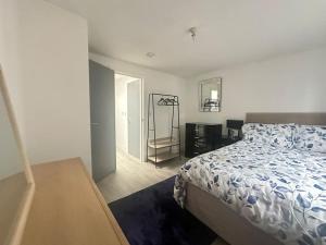Gambar di galeri bagi Sapphire Suite di Bedford +6 gambar