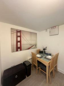 Χώρος καθιστικού στο Sapphire Suite