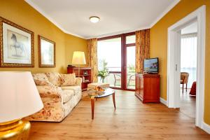 TV a/nebo společenská místnost v ubytování Cliff Hotel Rügen