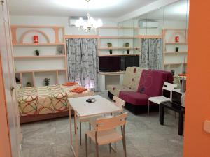 A seating area at Estudio Las Huertas