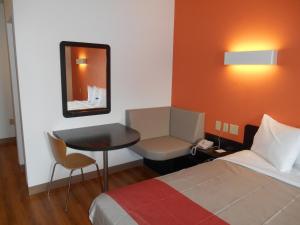 Postel nebo postele na pokoji v ubytování Motel 6-Jourdanton, TX
