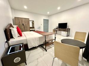 TV a/nebo společenská místnost v ubytování PR ROOM FOR RENT