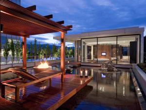 Bazén v ubytování Fairmont Pacific Rim nebo v jeho okolí