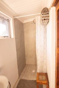 Et badeværelse på Groenvlei Cottage + 26 billeder