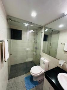 Koupelna v ubytování Lotus Luxe Residences + 18 fotografií