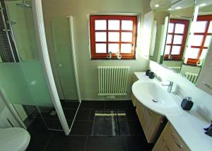Un baño de Haus Stanek 4 fotos más