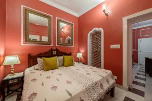 Cama o camas de una habitación en Dera Rawatsar - Heritage Hotel