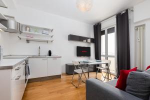 Kuchyňa alebo kuchynka v ubytovaní Moscova Design Home