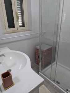 Koupelna v ubytování Maison individuelle Farindola santa maria + 8 fotografií